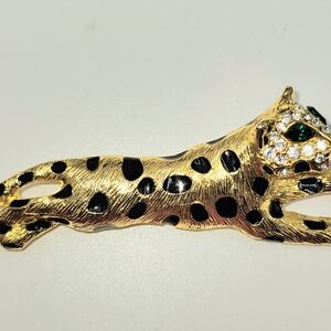 LRG 3.5" NICE VNTG 3D BROOCH PIN LEAPORD CHEETAH GOLD TONE CRYSTALS  GREEN EYES